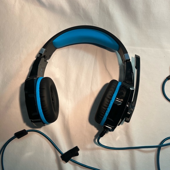Black and Blue Bengo Gaming Headset Noise Cancelling Over Ear with Mic - Picture 5 of 7